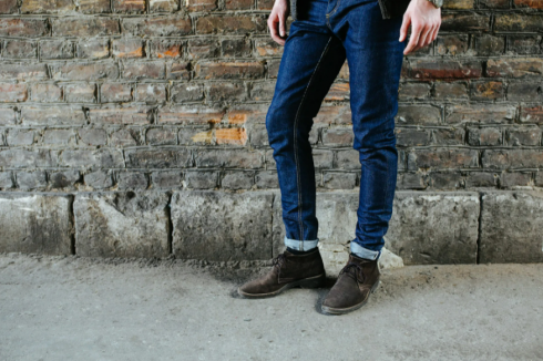 Как выбрать правильный размер мужских джинсов?