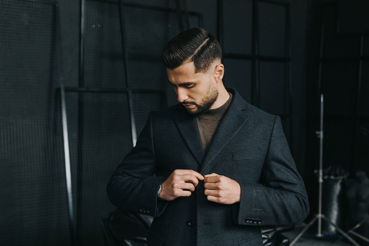 С чем носить мужское пальто: стильные сочетания