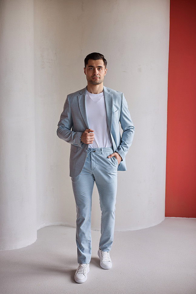 Молодежный костюм на выпускной