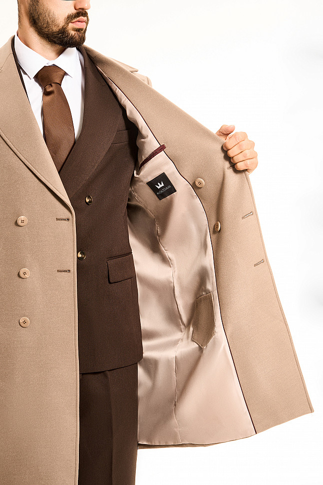 Пальто бежевое