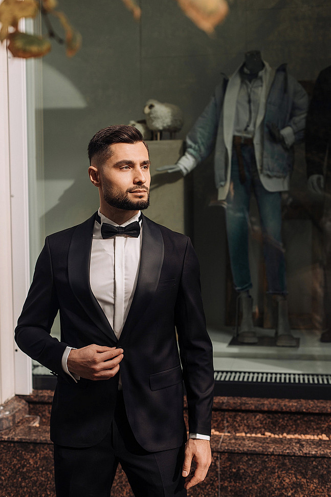 Смокинг с атласными лацканами Смокинг с атласными лацканами