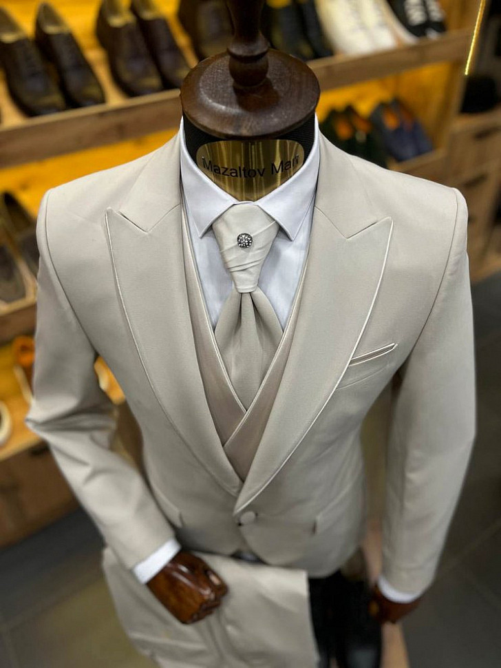 Свадебный костюм