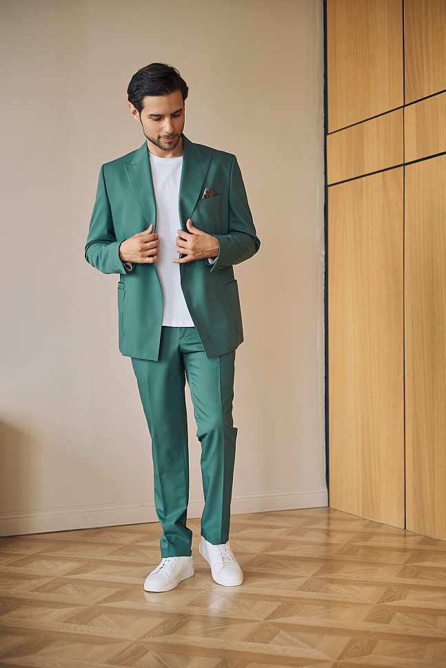 Мужская футболка с костюмом