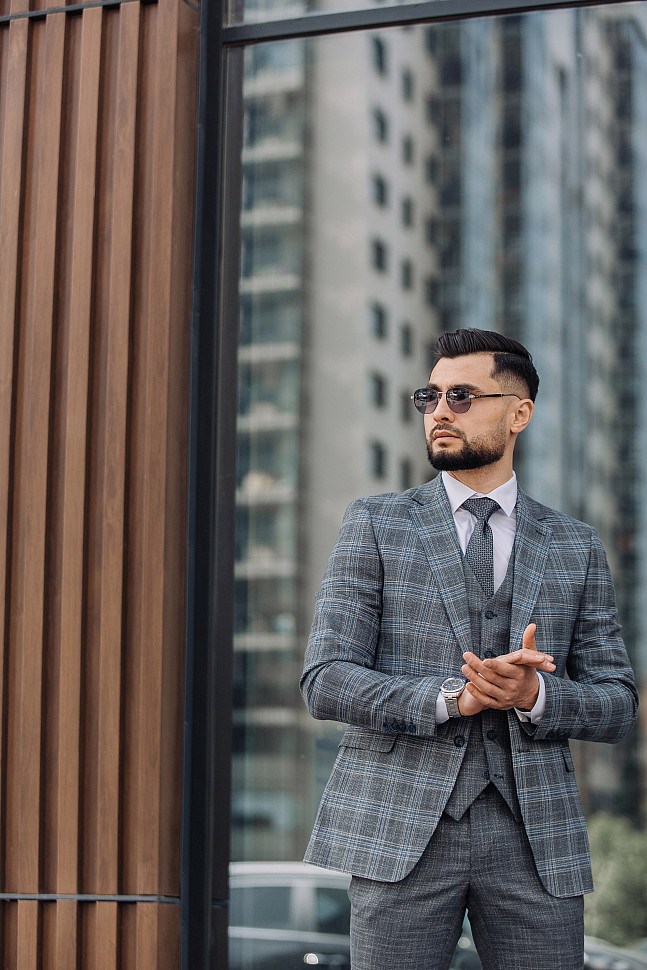 Мужской костюм для деловых встреч