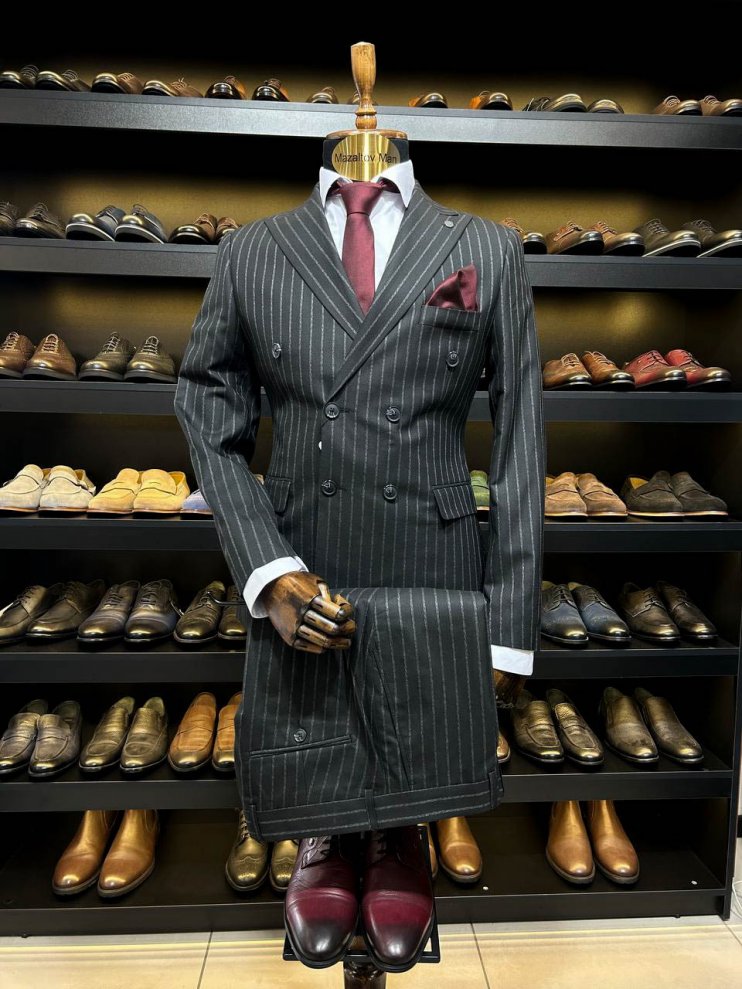 Костюм ERN 2-ка Черный двубортный в полоску