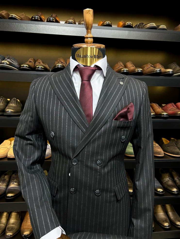 Костюм ERN 2-ка Черный двубортный в полоску